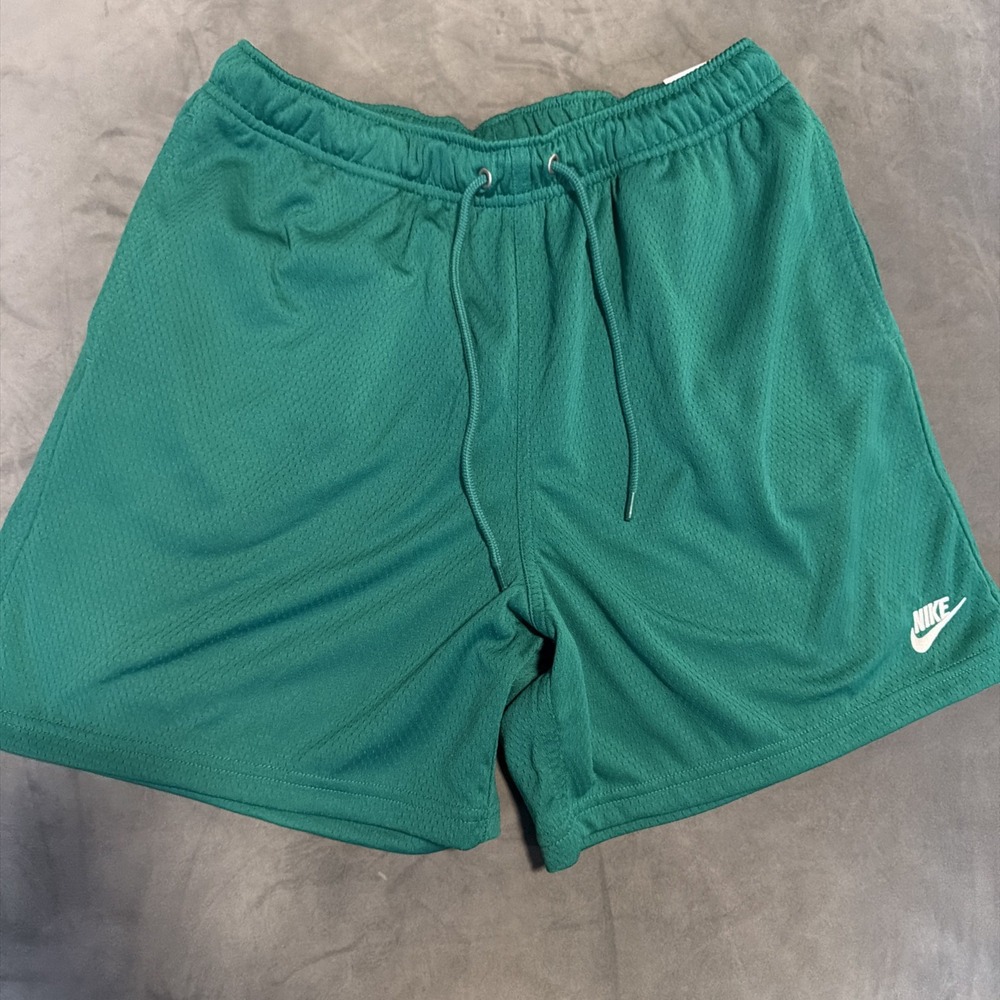 Nike Men's Standard Fit at Knee Grn Sz S Blk Mark On Rear Pocket